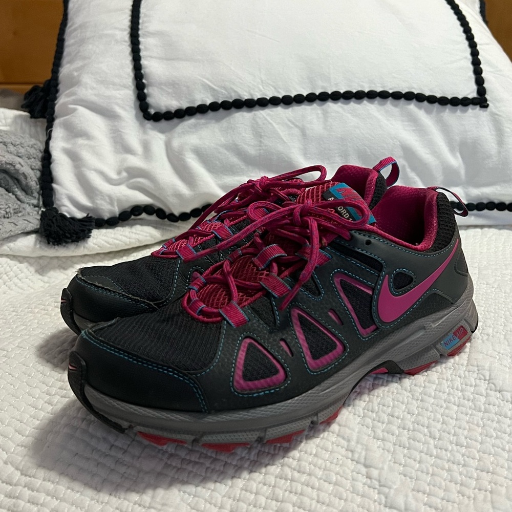 Nike Shoes | Women's Air Alvord 9.5 Trail Running Shoes | Charcoal Fireberry
